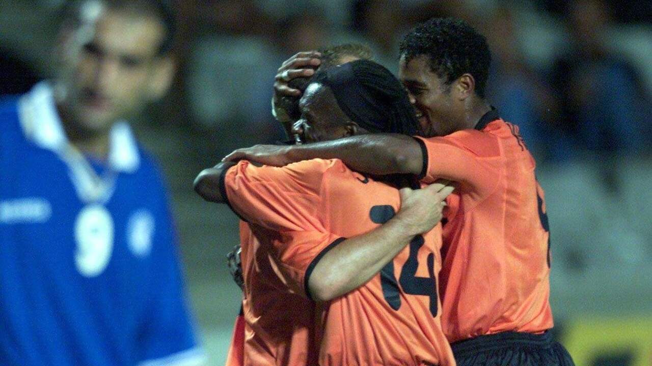 Op 7 oktober 2000 won Oranje voor het eerst onder bondscoach Louis van Gaal. Mede door twee goals van Clarence Seedorf werd Cyprus met 0-4 verslagen.