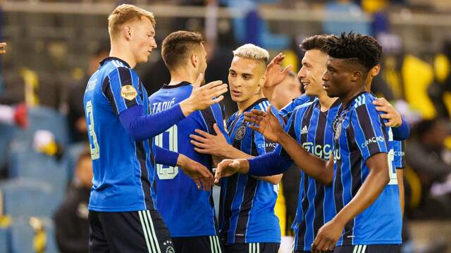 Antony maakte de 0-2 namens Ajax in het duel met Vitesse.
