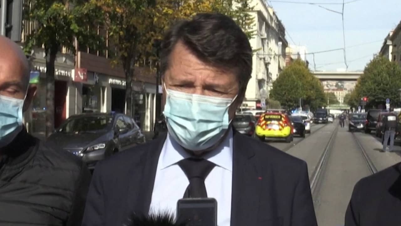 Beeld uit video: Burgemeester Nice: 'Aanvaller bleeft Allahoe akbar roepen'