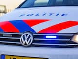 Politie schiet op voertuig na inrijden op agenten in Oud-Vossemeer