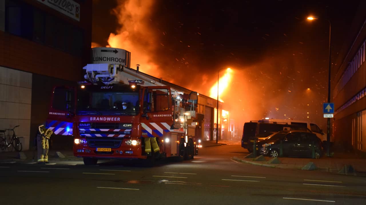 Very large fire in Rijswijk business premises, hotel evacuated |  NOW