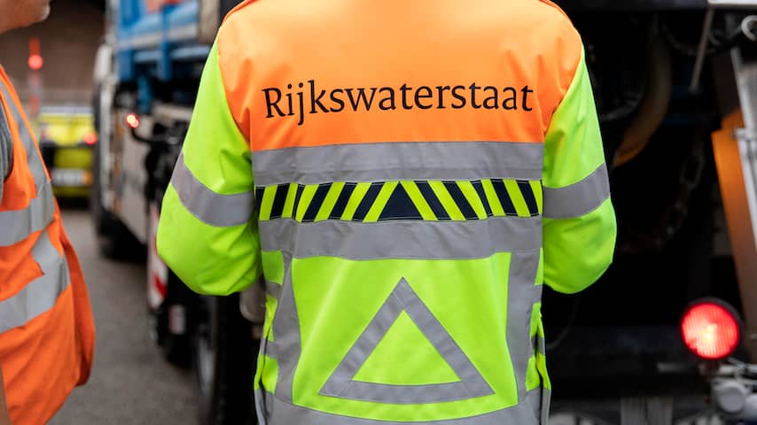 Rijkswaterstaat deelt recordaantal boetes uit voor 'huftergedrag' op snelweg