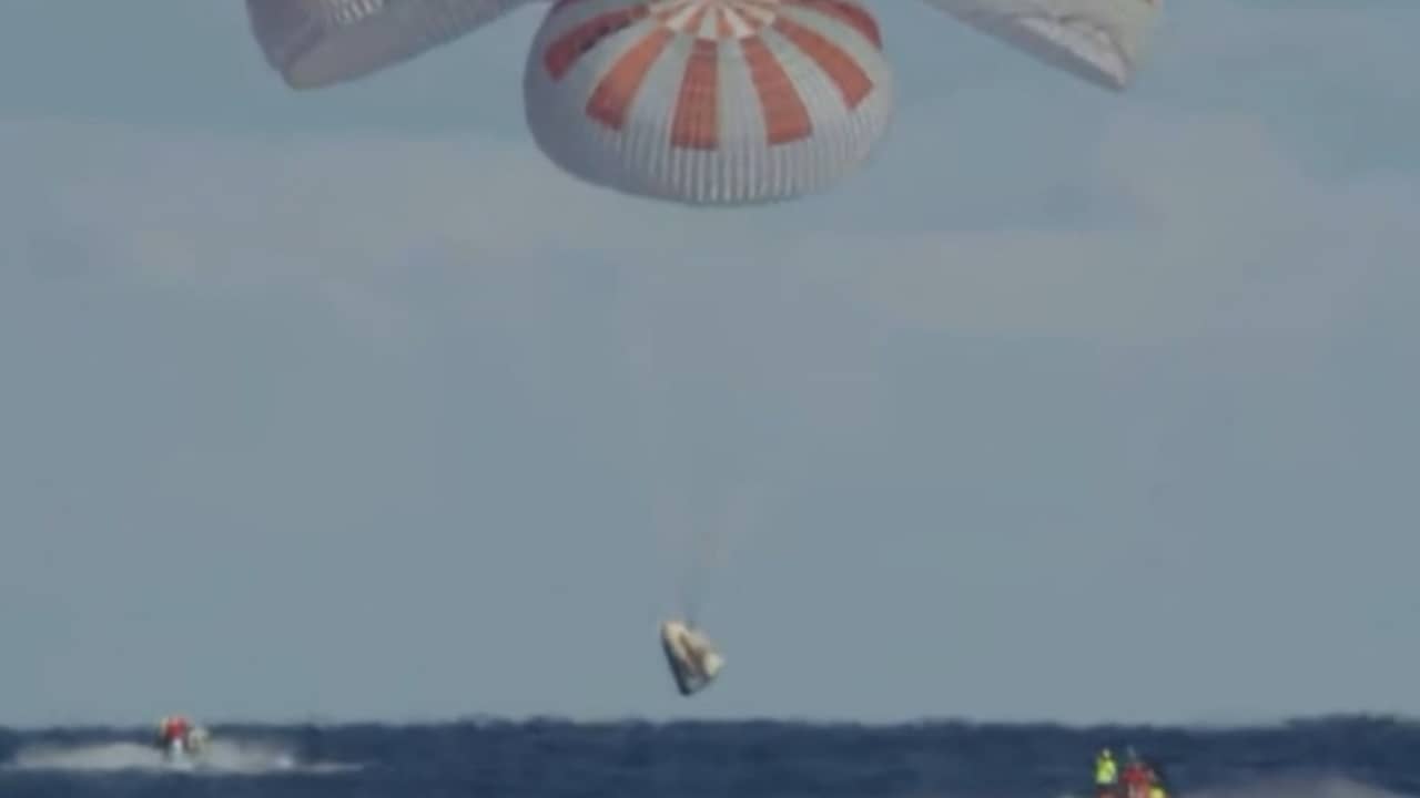 Onbemande SpaceX-capsule landt op Atlantische Oceaan