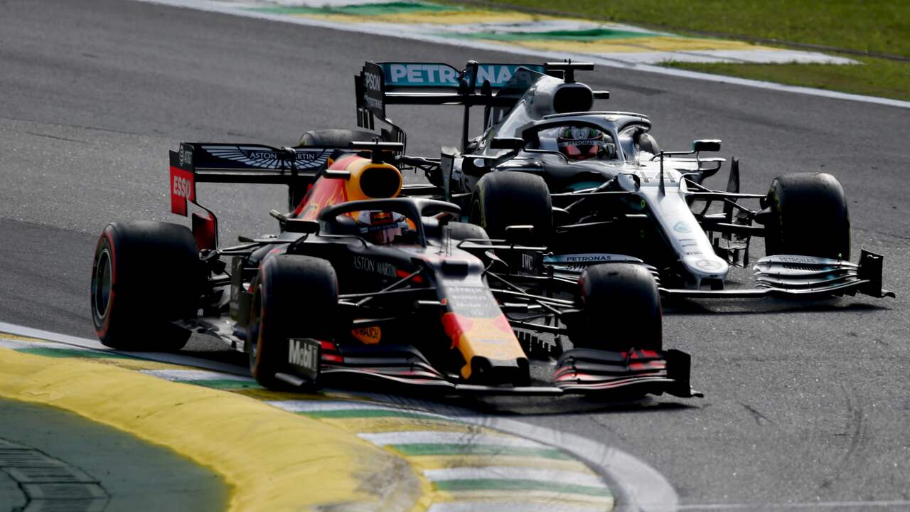 Verstappen verslaat Hamilton in Brazilië in een rechtstreeks duel om de zege.