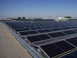 Kabinet wil vanaf 2025 verplicht zonnepanelen op grote daken nieuwe bedrijven