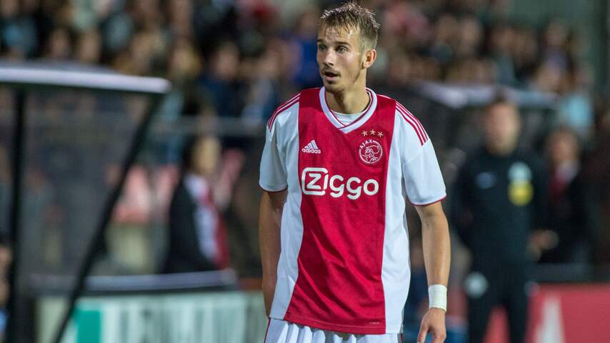 hoorbaar Wierook vermomming Ajax met acht nieuwe namen in bekerwedstrijd tegen Go Ahead Eagles |  Voetbal | NU.nl