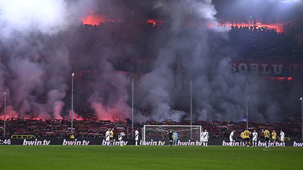 L'Inter perde punti con Dumfries e Klassen in un match fermato dai fuochi d'artificio |  calcio