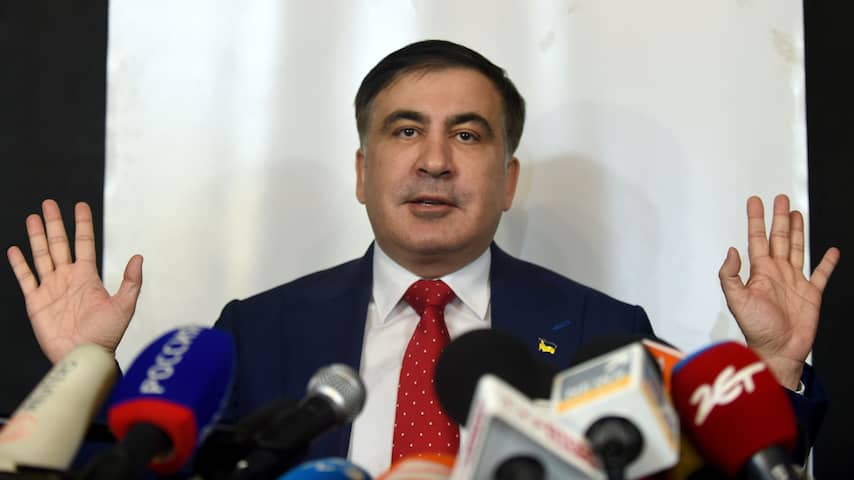 Georgische oud-president Saakashvili bij verstek tot zes jaar cel veroordeeld