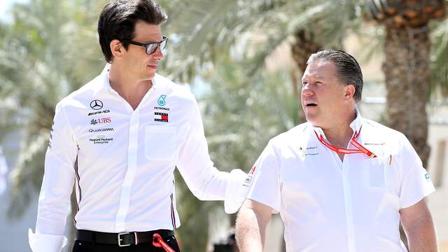 Toto Wolff (l) en Zak Brown (r) zien de populariteit van de Formule 1 in de VS vooral dankzij Netflix toenemen.