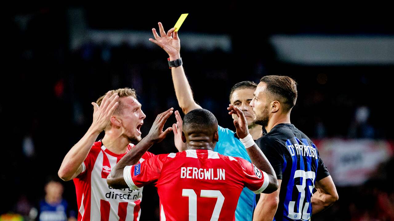 Keeper Inter maakt hands buiten strafschopgebied