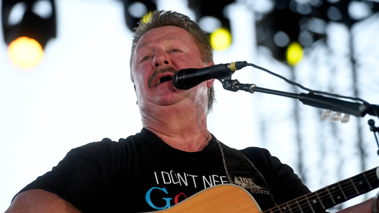 Country singer Joe Diffie (61) died of coronavirus consequences ...