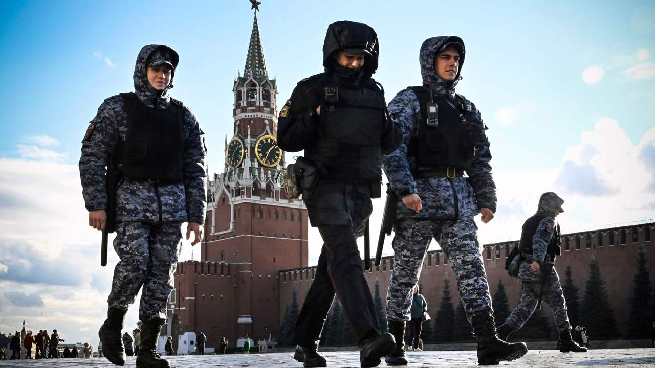 Polisi Moskow menggerebek sebuah organisasi hak asasi manusia, dan menangkap presidennya |  di luar