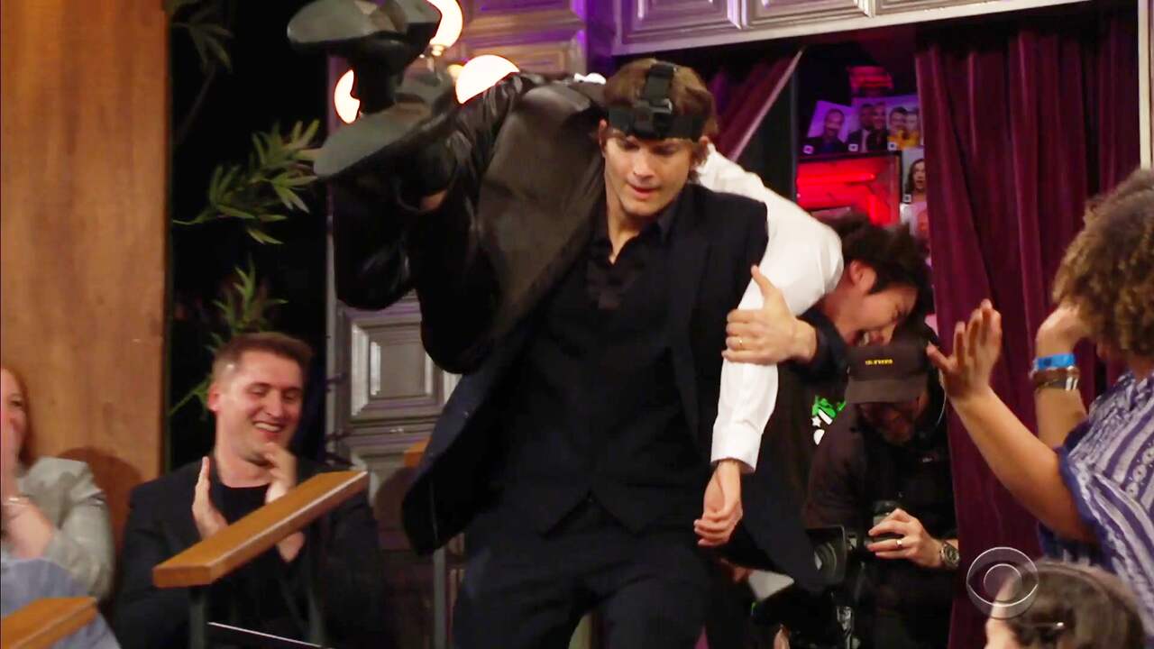 Ashton Kutcher speelt verstoppertje met K-popband BTS