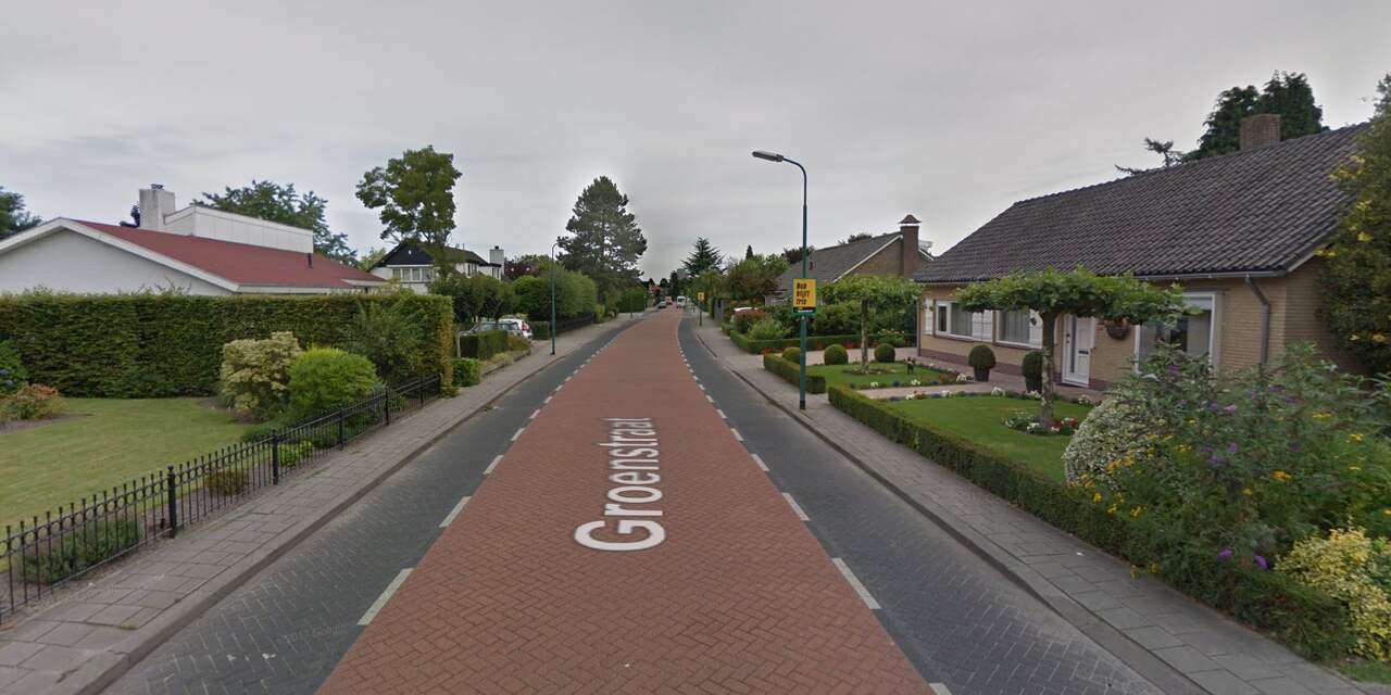 Twee auto's botsen hard op Groenstraat in Prinsenbeek