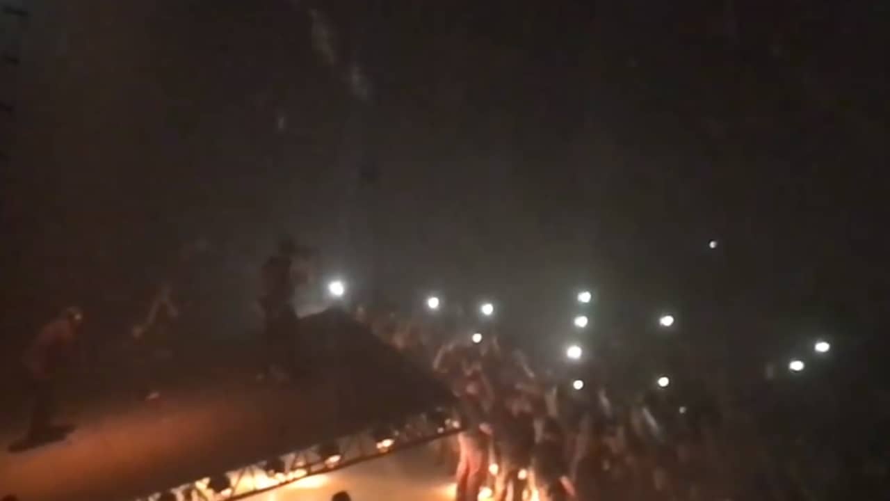 Kanye West stopt abrupt met optreden na tirade