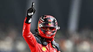 Samenvatting: Sainz pakt pole in dramatische kwalificatie voor Verstappen