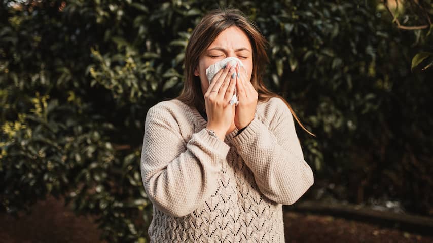 Pollen in de lucht: kun je beter snuiten of je neus ophalen?