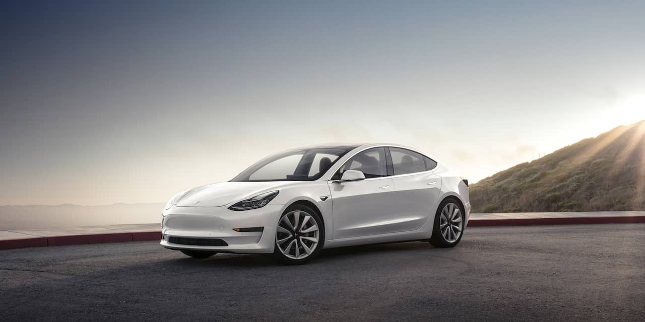 Opnieuw vertraging bij bouw Tesla Model 3