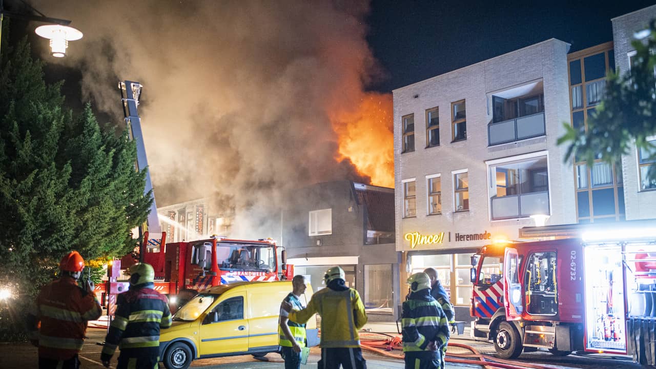 Environment evacuated due to large fire in snack bar in Friesland |  NOW