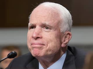 Stemming over nieuwe zorgwet VS om operatie McCain weer uitgesteld