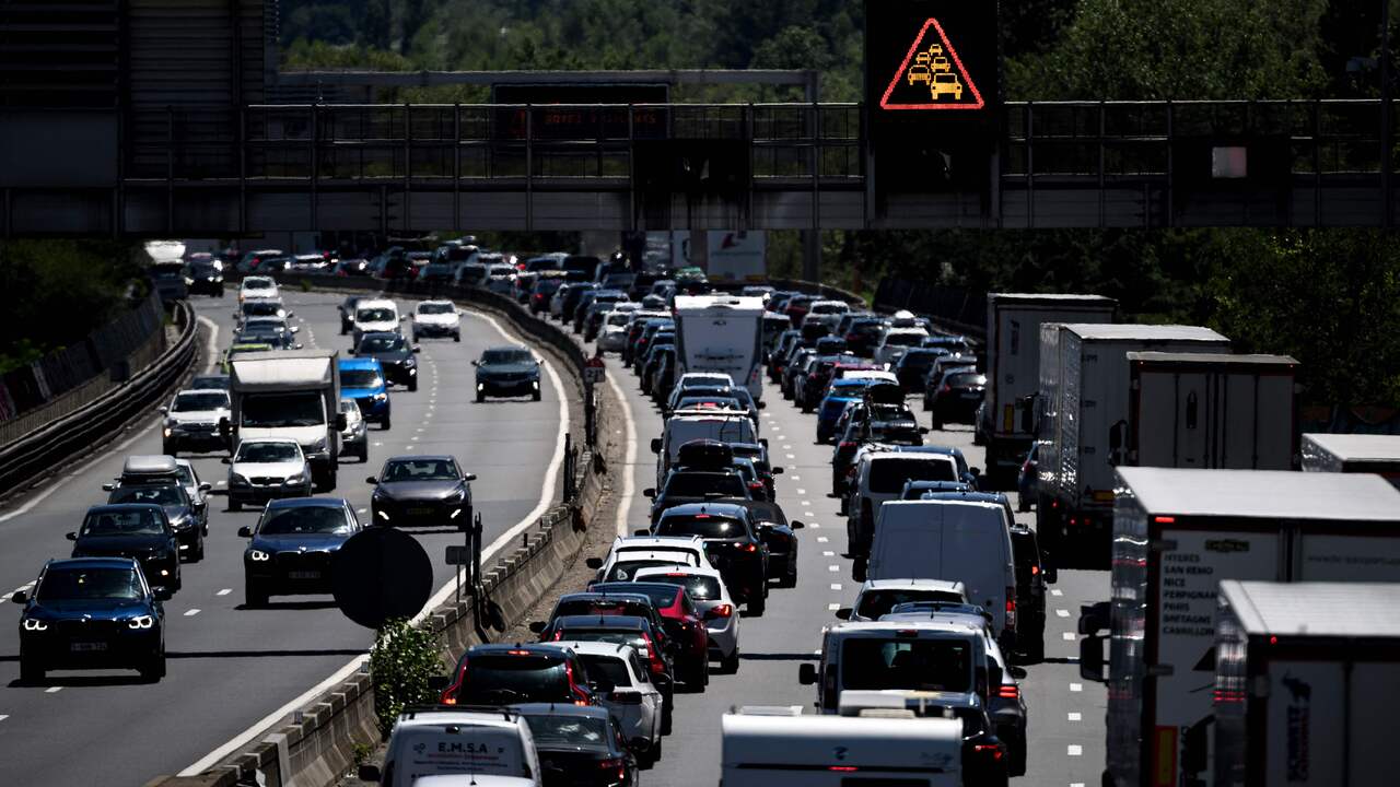 First black Saturday with 615 kilometers of traffic jam less busy than expected |  NOW