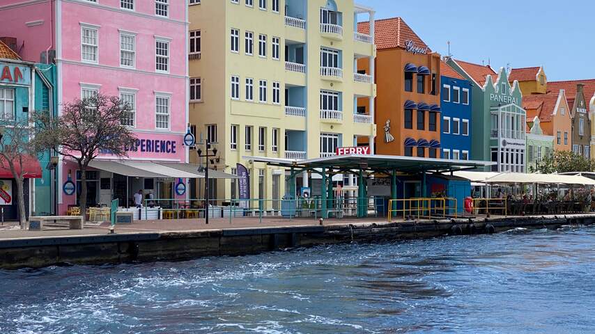 'Politieke rel op Curaçao na oproep oppositie tegen vaccineren'