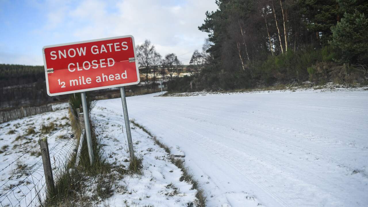 Beeld uit video: Harde wind en sneeuwval door storm Arwen in VK