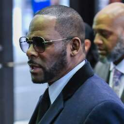 R. Kelly en platenlabel moeten slachtoffers half miljoen aan royalty’s betalen