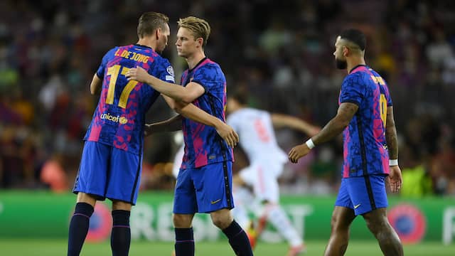 FC Barcelona begon met drie Nederlanders: Luuk de Jong, Frenkie de Jong en Memphis Depay.