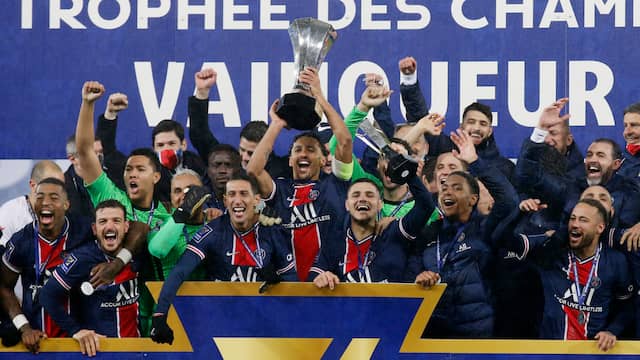 Paris Saint-Germain met de Franse supercup.