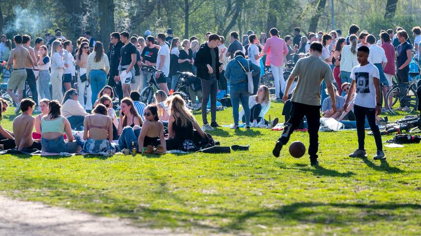 Vondelpark drukte lenteweer