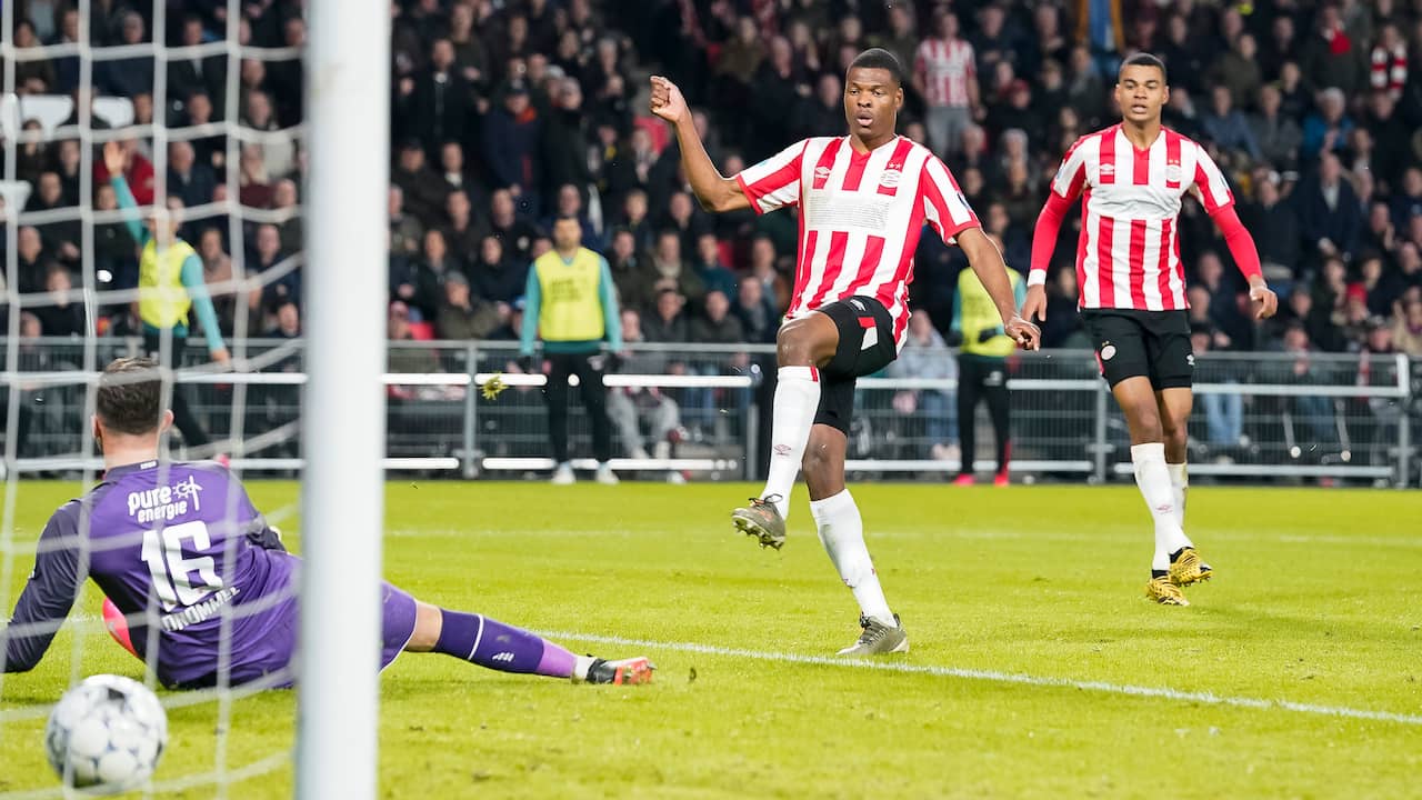 PSV verdedigt 1-0-voorsprong tegen Twente na rood Afellay
