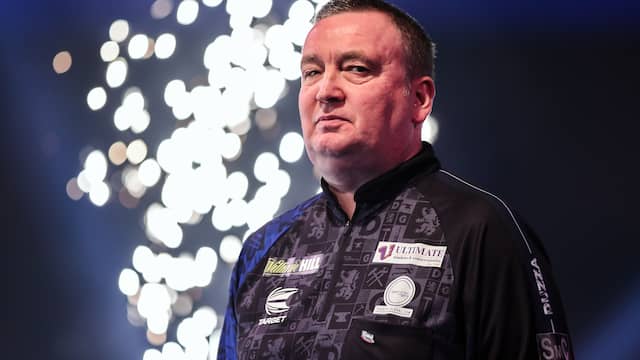 Glenn Durrant moest een gevoelige nederlaag incasseren in de openingsronde van de Premier League.