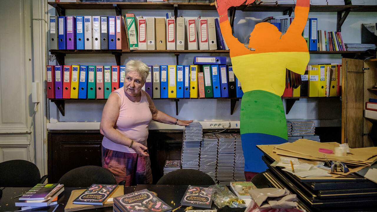 De Hongaarse uitgeverij die het geboycotte boek Sprookjesland voor iedereen uitbracht.