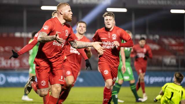 Thomas Verheydt viert de 1-0.