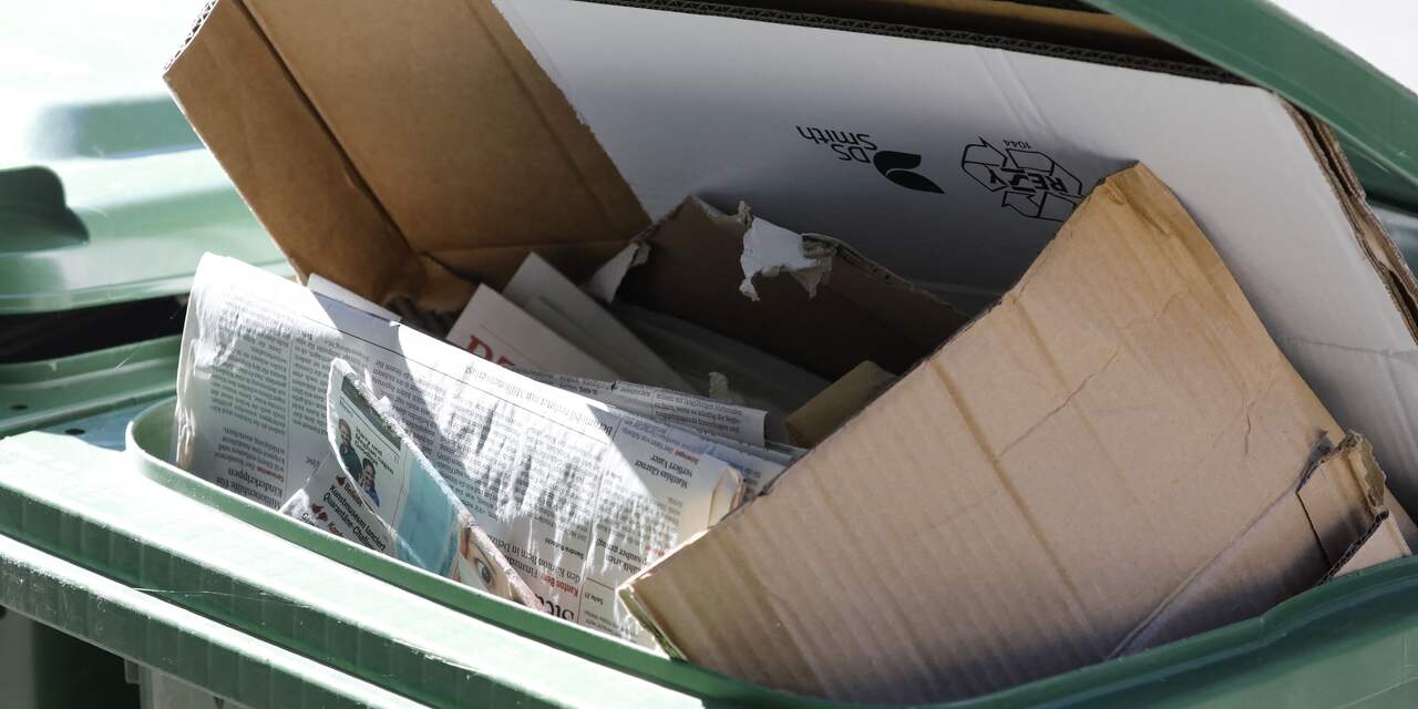 Afvalsector ongerust: steeds vaker mondkapjes tussen oud papier