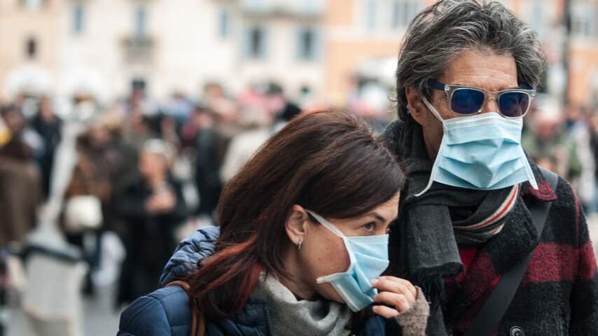 Derde patiënt in Italië bezwijkt aan COVID-19, aantal besmettingen naar 150