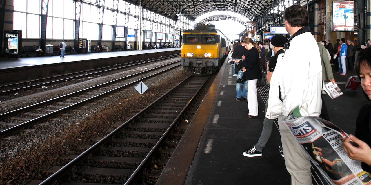 Gestrande trein tussen Santpoort-Noord en Beverwijk: treinverkeer tijdelijk gestremd