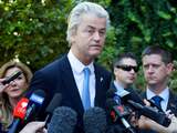 De PVV-leider peinst er niet over zijn toon te matigen in het debat over de komst van de asielzoekers.

