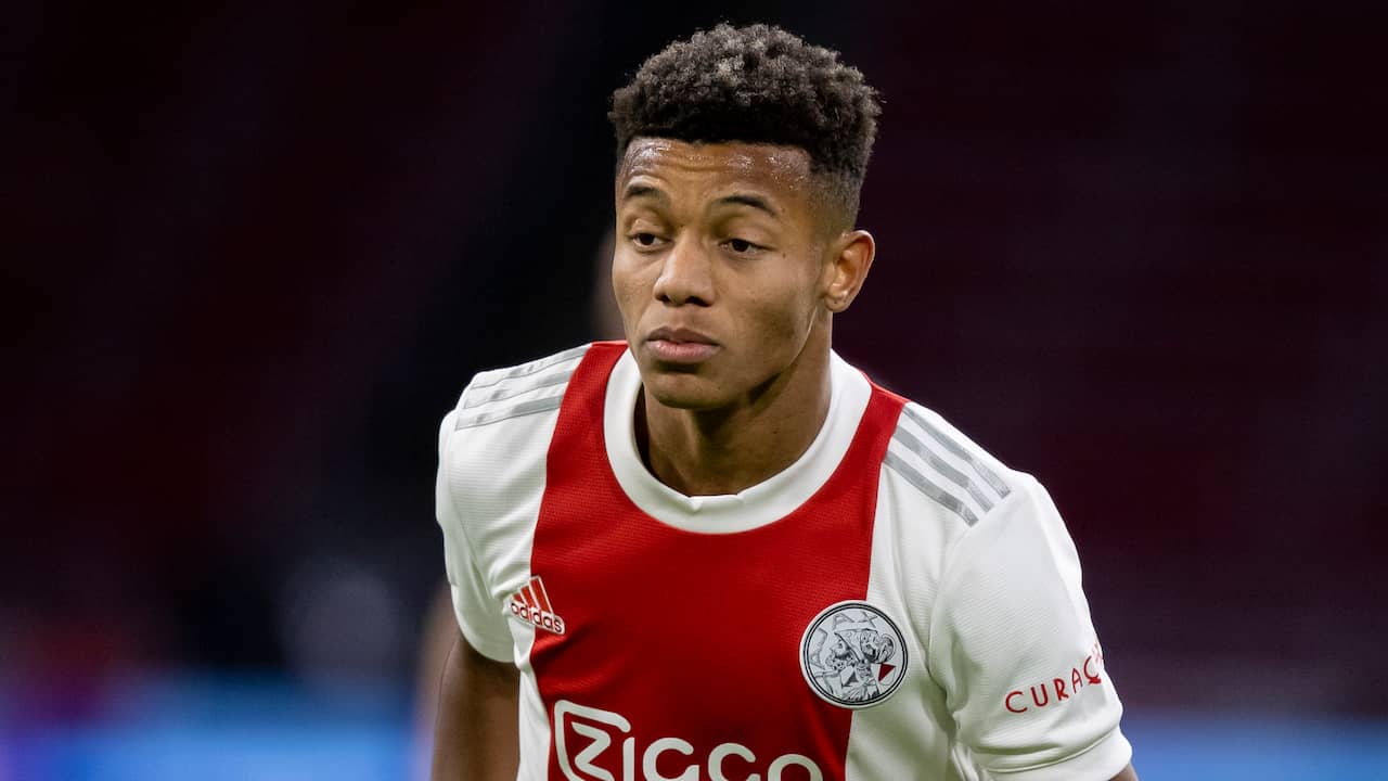 David Neres landed in Romania safely following a train journey