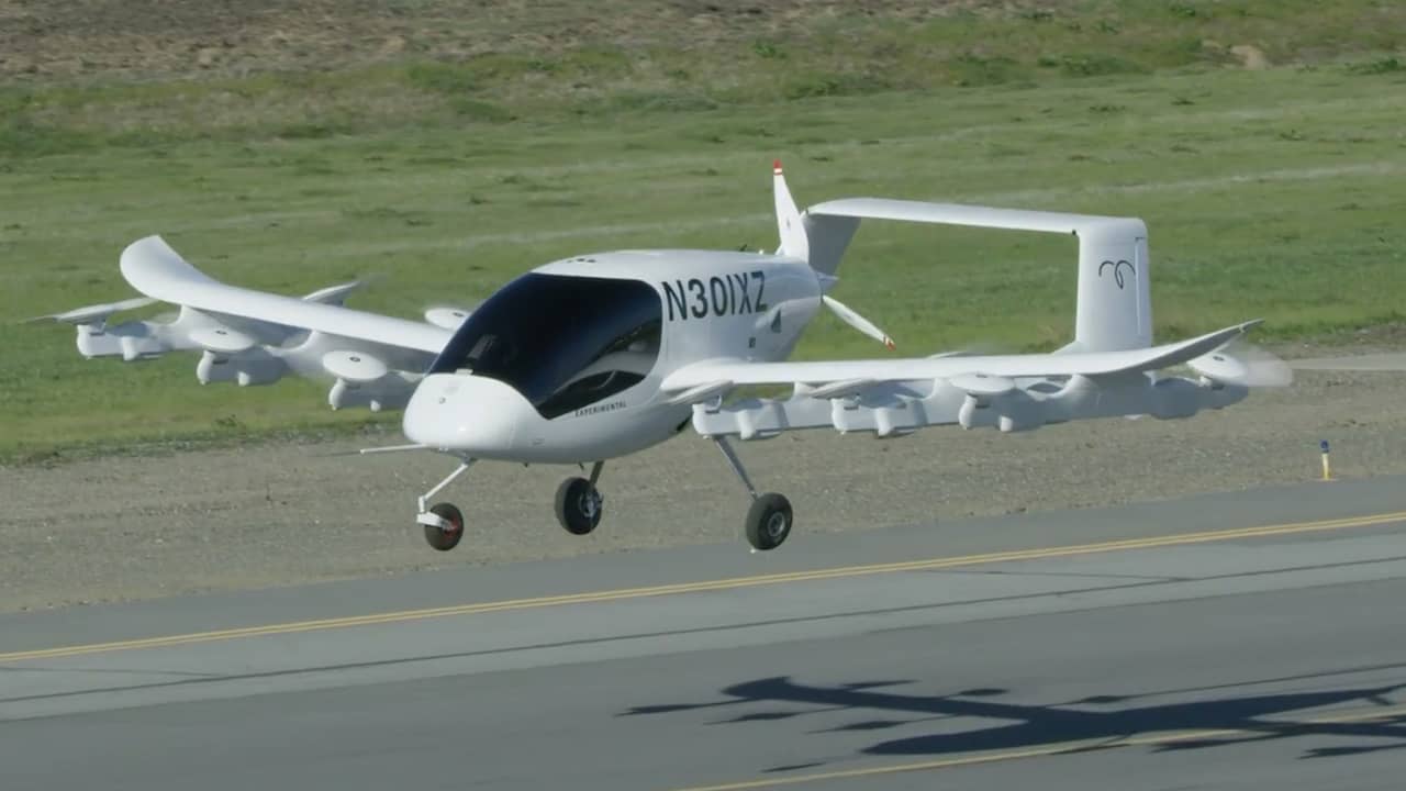 Beeld uit video: Vliegende taxi 'Cora' kan verticaal opstijgen