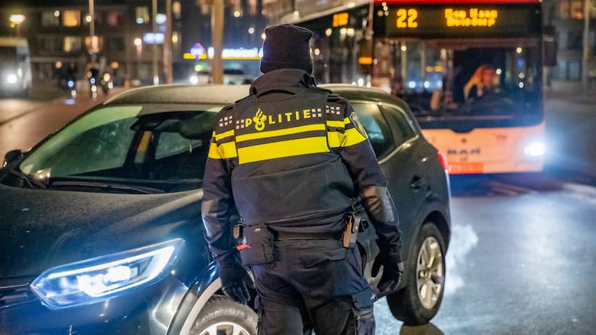 Vier verstekelingen gevonden in koelwagen op Rotterdams parkeerterrein
