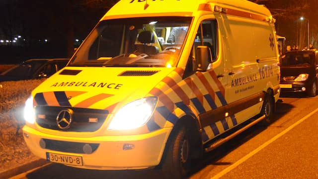 A27 tijdelijk afgesloten door groot ongeluk met meerdere autos. A27 tijdelijk afgesloten door groot ongeluk met meerdere autos.
