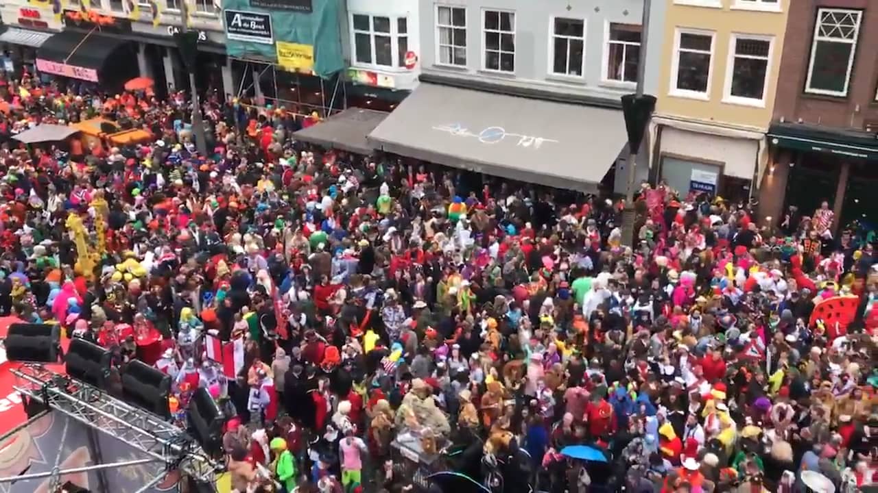 Beeld uit video: Compilatie: Zo vierde Nederland carnaval