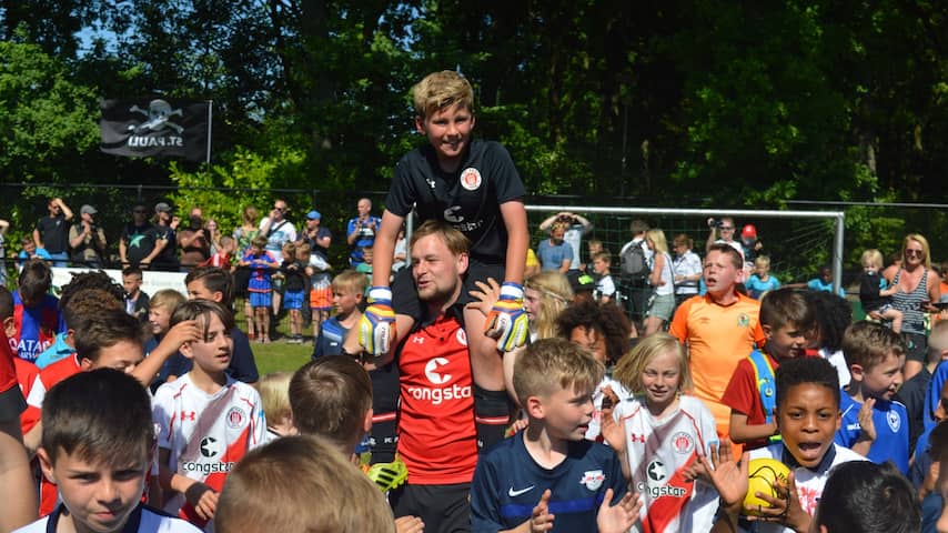 Sankt Pauli wint eerste internationale voetbaltoernooi Halsteren