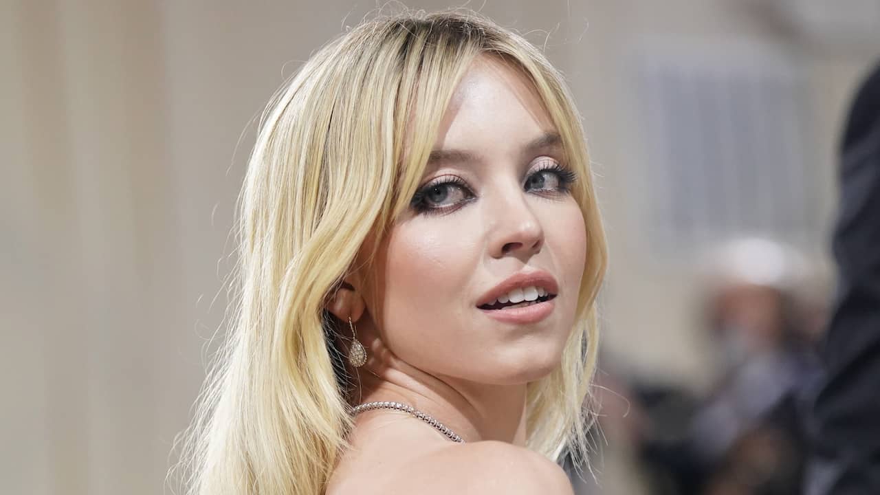 Euphoria actress Sydney Sweeney charged with breach of contract |  NOW