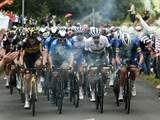 Toeschouwer veroorzaakt massale valpartij in openingsrit Tour de France