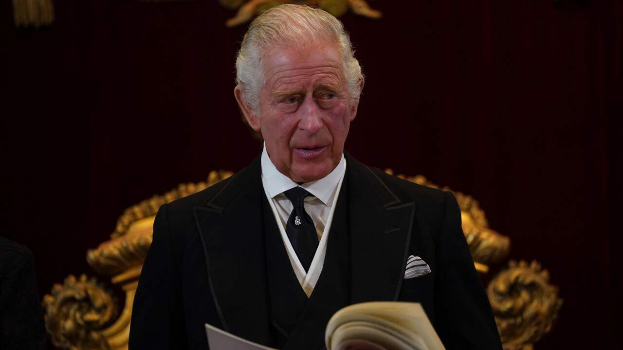 Charles III officially proclaimed king after signing the proclamation |  NOW