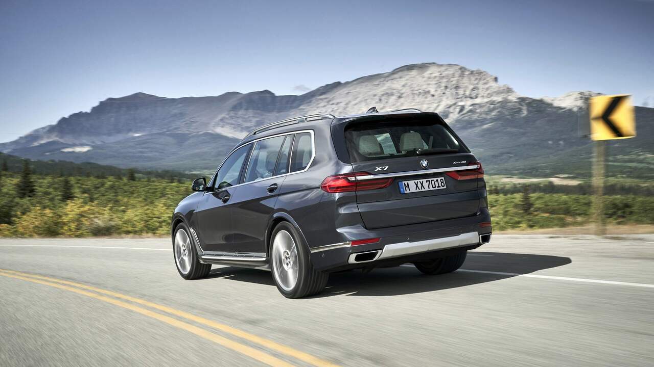 Bmw Presents New Top Model Of Suv Series International News Bmw Has Launched The X7 A New Addition To Existing X Series Of Brand Suv Measures 5 15 Meters In Length And Accommodates Seven Occupants