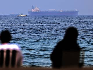 Vrachtschepen met vloeibaar gas uit Qatar stoppen vlak voor Rode Zee met varen
